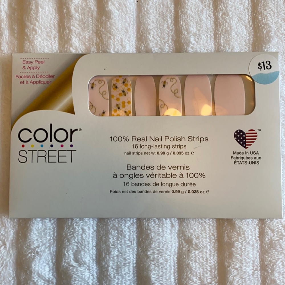 Color street nail strips in Bee you